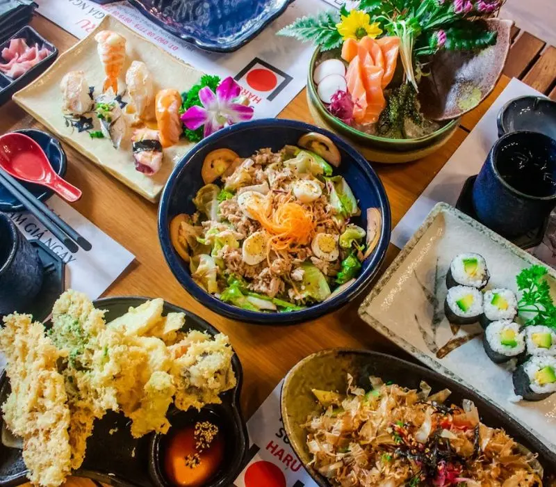 Check-in ngay top 8 qu&aacute;n sushi Quận 10 ngon qu&ecirc;n lối về 2