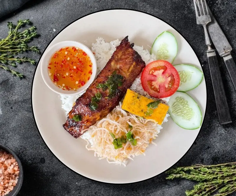 Cơm tấm &ldquo;S&agrave; B&igrave; Chưởng&rdquo;: Từ m&oacute;n ăn b&igrave;nh d&acirc;n đến đệ nhất ẩm thực S&agrave;i G&ograve;n 2