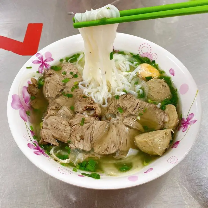 Đi t&igrave;m top 8 qu&aacute;n phở S&agrave;i G&ograve;n ngon đ&uacute;ng điệu 8