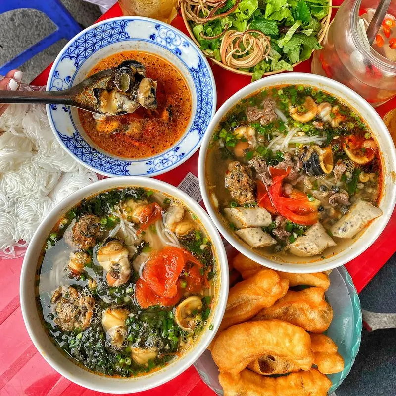 Điểm danh những qu&aacute;n b&uacute;n ốc S&agrave;i G&ograve;n ăn l&agrave; ghiền 7