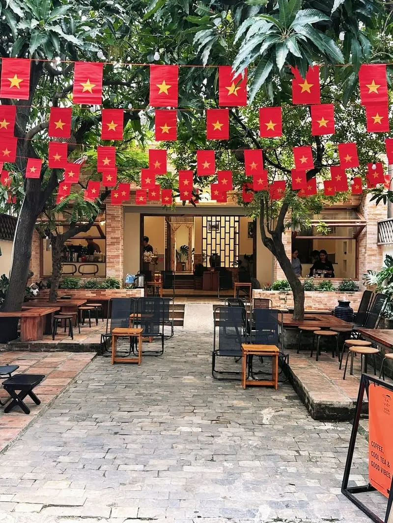 Gh&eacute; 11 qu&aacute;n c&agrave; ph&ecirc; concept &ldquo;y&ecirc;u nước&rdquo; TP.HCM check-in 8