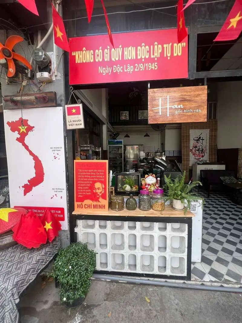 Gh&eacute; 11 qu&aacute;n c&agrave; ph&ecirc; concept &ldquo;y&ecirc;u nước&rdquo; TP.HCM check-in 13