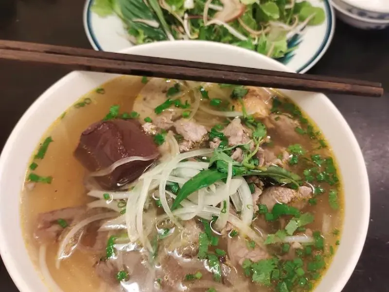 Gợi ý 5 nhà hàng món Huế quận 3 được nhiều thực khách yêu thích 6