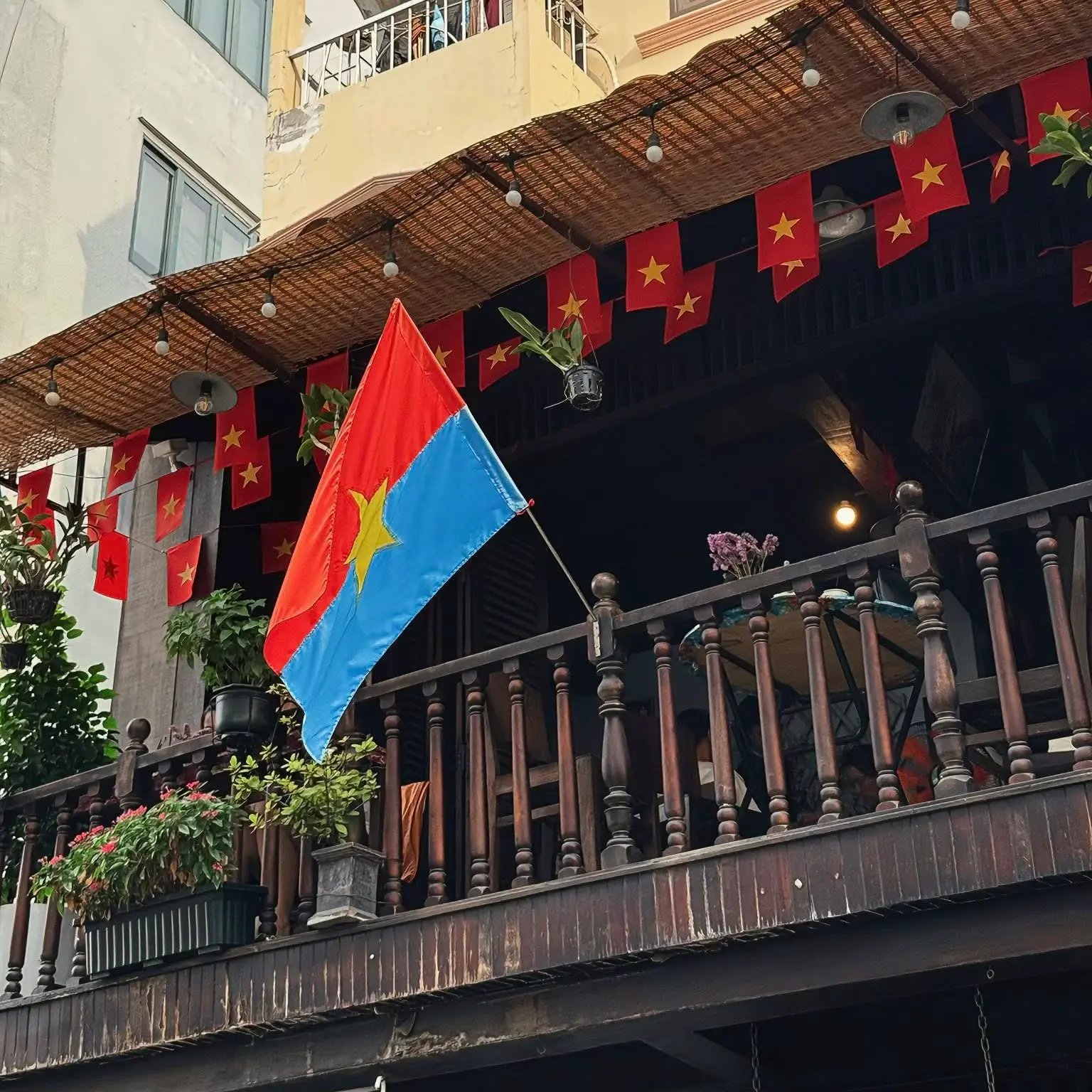 Ho&agrave;i niệm với 8 tiệm cafe S&agrave;i G&ograve;n xưa trong l&ograve;ng th&agrave;nh phố 6