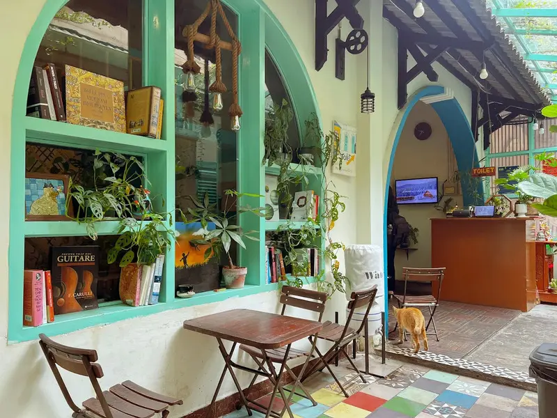 Hơi B&eacute;o C&agrave; Ph&ecirc;: Qu&aacute;n cafe bed ri&ecirc;ng tư giữa l&ograve;ng quận 1 3