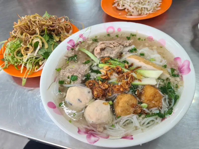 Hương vị B&uacute;n mọc Thanh Mai l&agrave;m say l&ograve;ng thực kh&aacute;ch S&agrave;i G&ograve;n 4