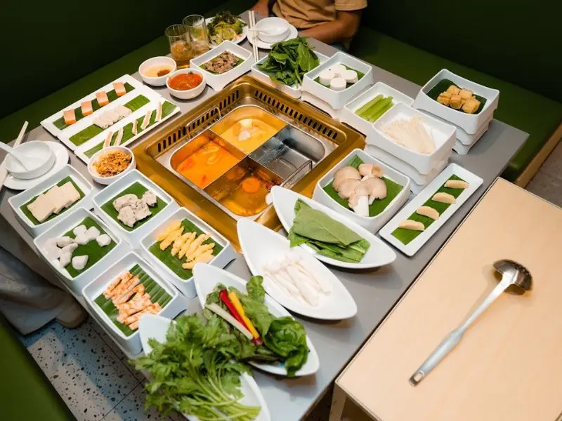 Kh&aacute;m ph&aacute; 9 qu&aacute;n buffet chay T&acirc;n B&igrave;nh đem lại b&igrave;nh y&ecirc;n cho t&acirc;m hồn 9