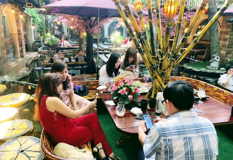 Kh&aacute;m ph&aacute; Oasis Cafe: Một g&oacute;c thi&ecirc;n nhi&ecirc;n giữa l&ograve;ng th&agrave;nh phố 5
