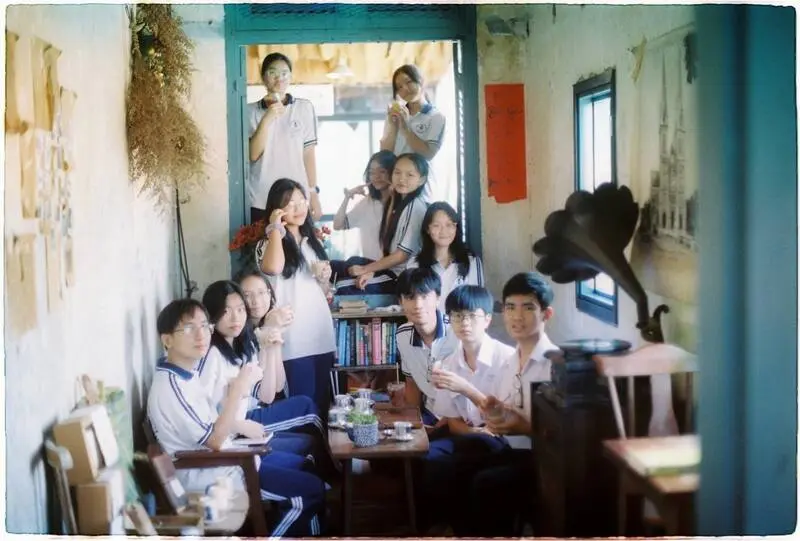Người T&aacute;m Chuyện House: Cafe view nh&agrave; thờ Đức B&agrave; cho những t&acirc;m hồn b&igrave;nh y&ecirc;n 13