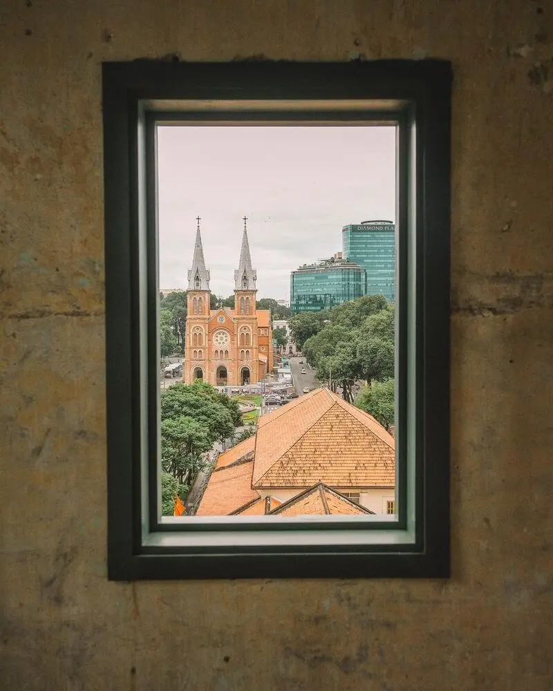 Người T&aacute;m Chuyện House: Cafe view nh&agrave; thờ Đức B&agrave; cho những t&acirc;m hồn b&igrave;nh y&ecirc;n 9
