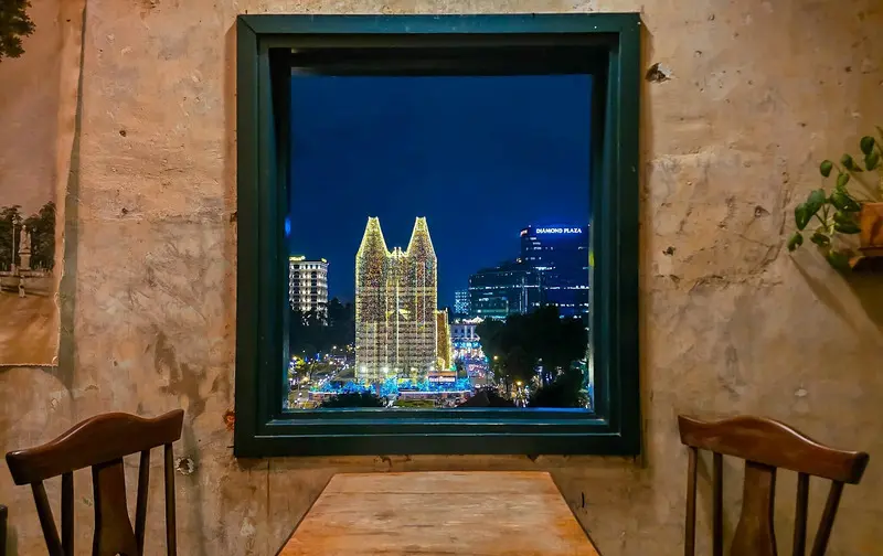 Người T&aacute;m Chuyện House: Cafe view nh&agrave; thờ Đức B&agrave; cho những t&acirc;m hồn b&igrave;nh y&ecirc;n 12