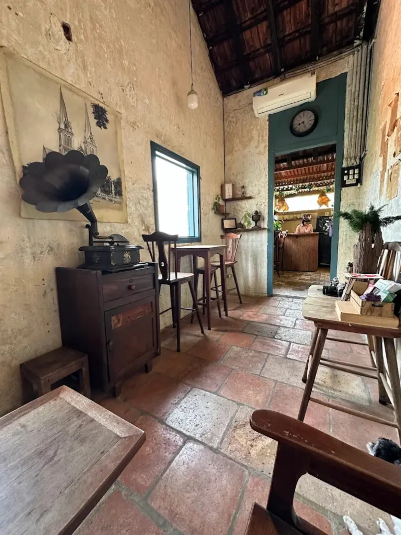 Người T&aacute;m Chuyện House: Cafe view nh&agrave; thờ Đức B&agrave; cho những t&acirc;m hồn b&igrave;nh y&ecirc;n 6