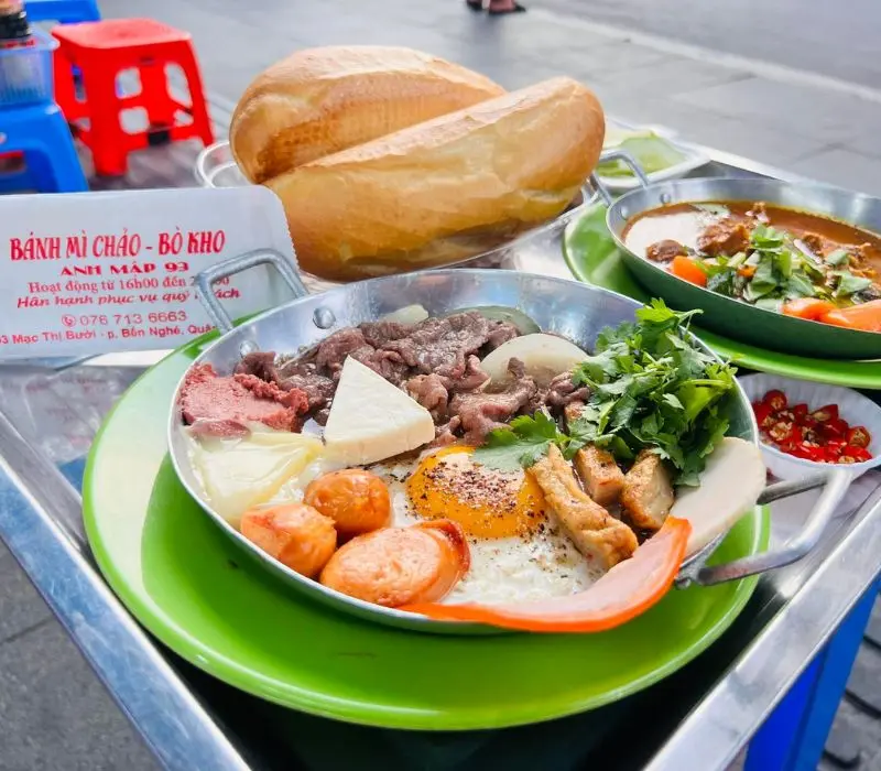 No căng bụng tại top 6 qu&aacute;n b&aacute;nh m&igrave; chảo Quận 1 ngon nhất 3