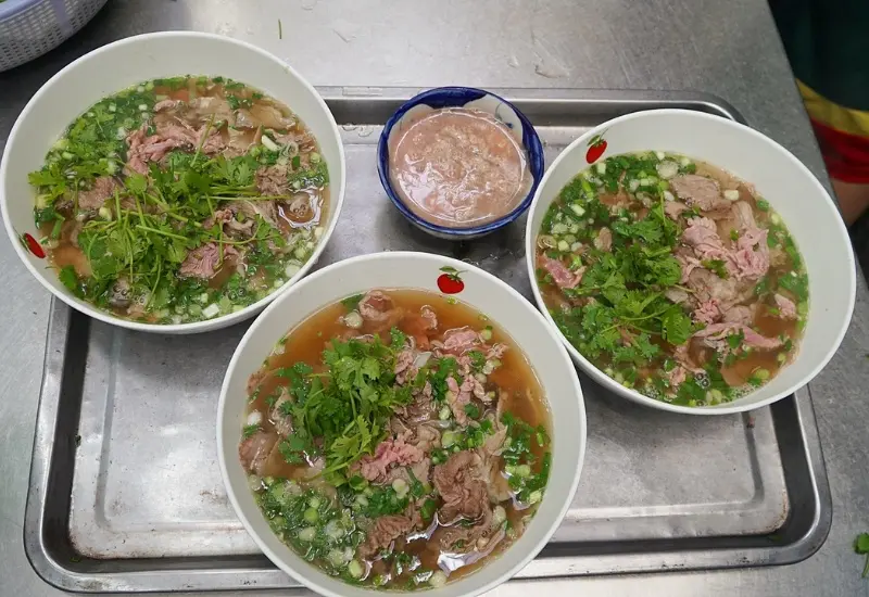 Qu&aacute;n phở Dậu hơn 60 năm tuổi &ldquo;trứ danh&rdquo; giữa l&ograve;ng S&agrave;i G&ograve;n 5