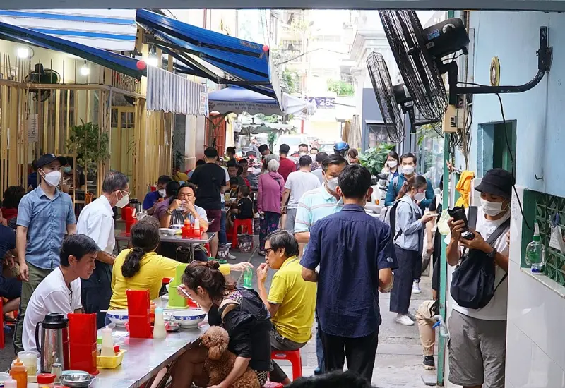 Qu&aacute;n phở Dậu hơn 60 năm tuổi &ldquo;trứ danh&rdquo; giữa l&ograve;ng S&agrave;i G&ograve;n 3