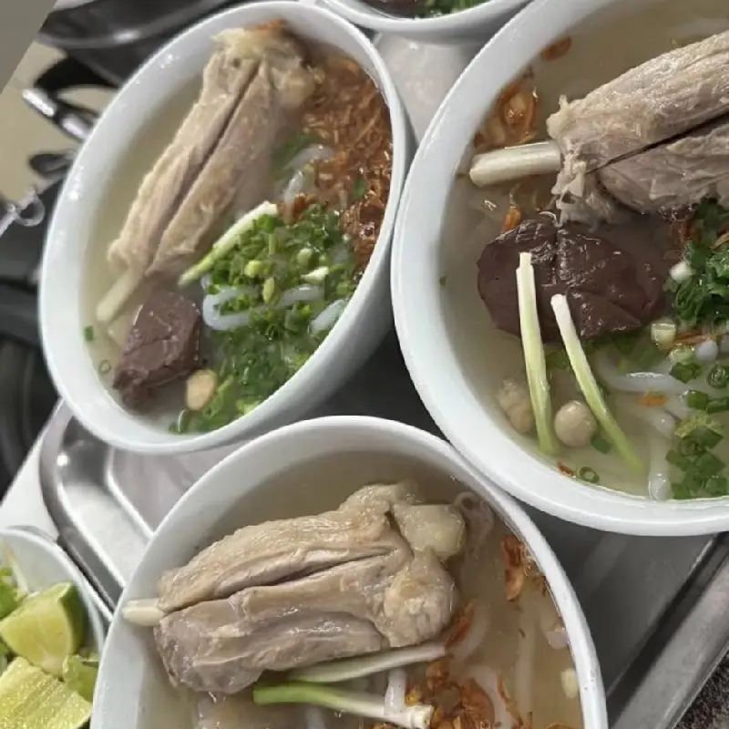 Review b&aacute;nh canh c&acirc;y B&ugrave;i Hữu Nghĩa đ&ocirc;ng kh&aacute;ch Quận 5 4