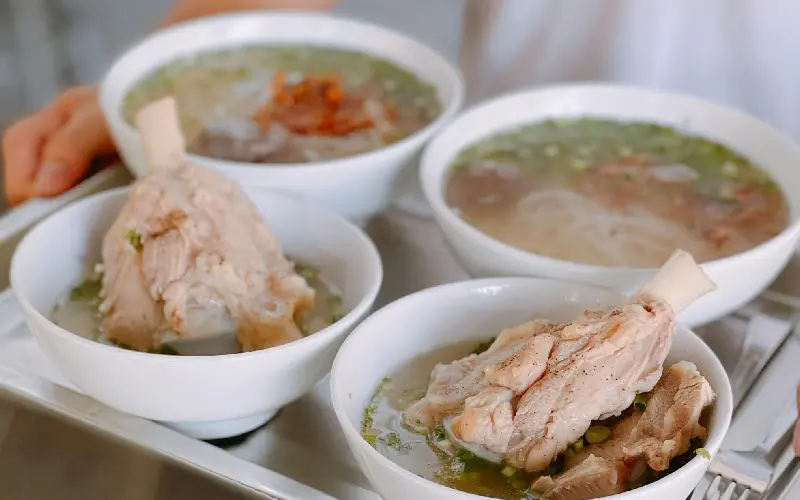 Review b&aacute;nh canh c&acirc;y B&ugrave;i Hữu Nghĩa đ&ocirc;ng kh&aacute;ch Quận 5 6