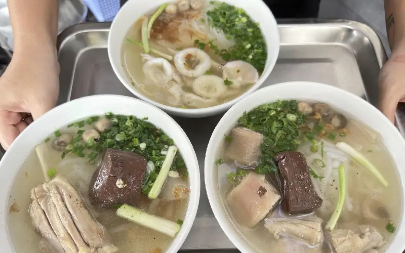 Review b&aacute;nh canh c&acirc;y B&ugrave;i Hữu Nghĩa đ&ocirc;ng kh&aacute;ch Quận 5 10
