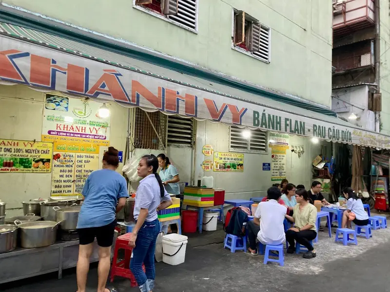 Review ch&egrave; m&acirc;m Kh&aacute;nh Vy 16 m&oacute;n hơn 50 năm tuổi ở Quận 10 3