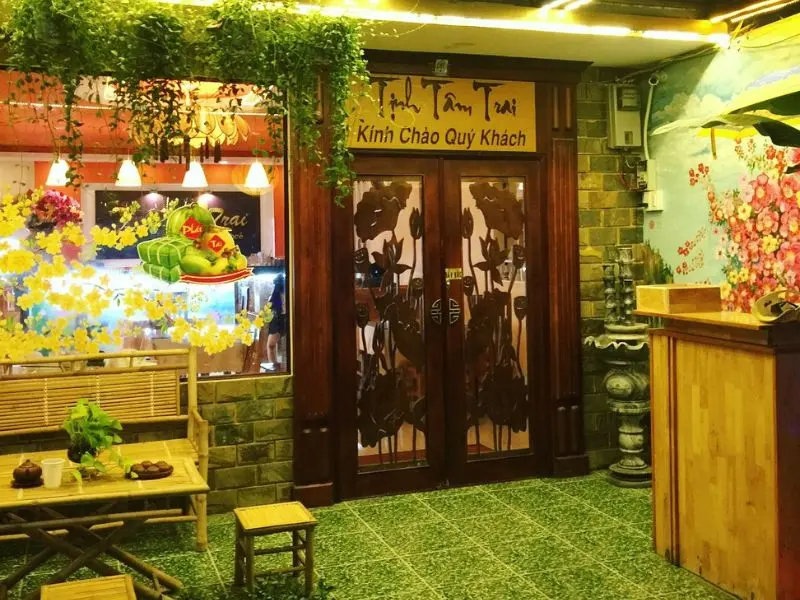 Review nh&agrave; h&agrave;ng Tịnh T&acirc;m Trai từ thực đơn đến kh&ocirc;ng gian 3