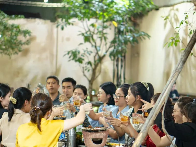 Review Om Nướng: Nh&agrave; h&agrave;ng ẩm thực d&agrave;nh cho c&aacute;c bữa tiệc đặc biệt 8