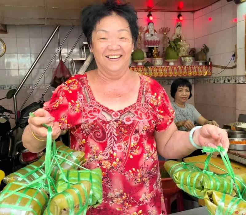 Thưởng thức b&aacute;nh b&aacute; trạng, linh hồn Tết Đoan Ngọ của người Hoa 9