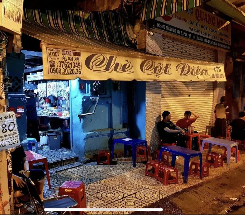 Thưởng thức ch&egrave; cột điện, qu&aacute;n ch&egrave; &ldquo;&acirc;m phủ&rdquo; 80 năm vẫn tấp nập kh&aacute;ch 3