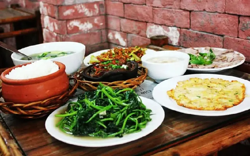 Top 10 địa chỉ cơm ni&ecirc;u Quận 1 ngon chuẩn vị Việt 3