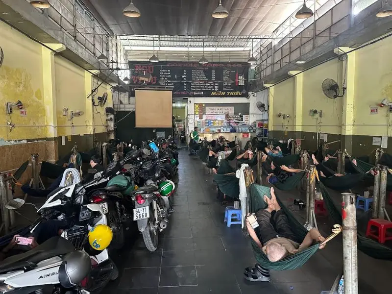 Top 10 qu&aacute;n c&agrave; ph&ecirc; v&otilde;ng TPHCM c&oacute; kh&ocirc;ng gian m&aacute;t mẻ, y&ecirc;n tĩnh 10