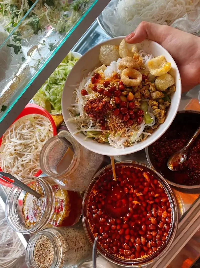 Top 10 qu&aacute;n cơm hến ngon đ&uacute;ng vị Huế giữa l&ograve;ng S&agrave;i G&ograve;n 6
