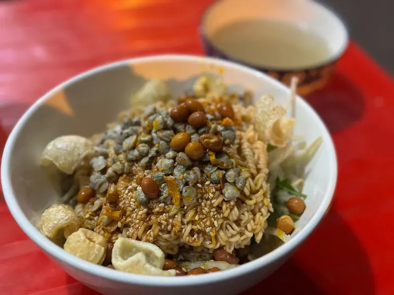 Top 10 qu&aacute;n cơm hến ngon đ&uacute;ng vị Huế giữa l&ograve;ng S&agrave;i G&ograve;n 2