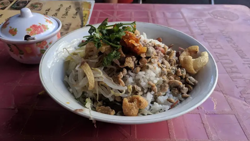 Top 10 qu&aacute;n cơm hến ngon đ&uacute;ng vị Huế giữa l&ograve;ng S&agrave;i G&ograve;n 3