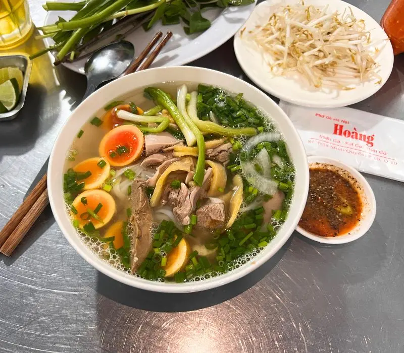 Top 10 qu&aacute;n phở g&agrave; ngon nhất S&agrave;i Th&agrave;nh 2