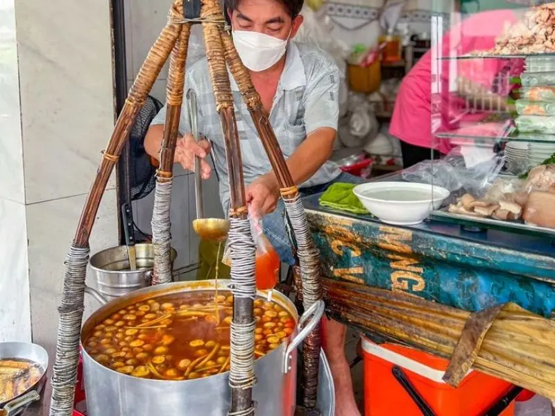 Top 8 quán bánh canh cua quận 1 ngon nức tiếng không thể bỏ lỡ 7