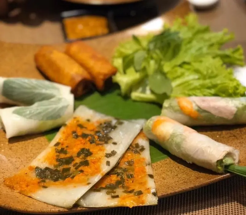 Top nh&agrave; h&agrave;ng m&oacute;n Huế ngon, chuẩn vị cố đ&ocirc; tại quận 1 5