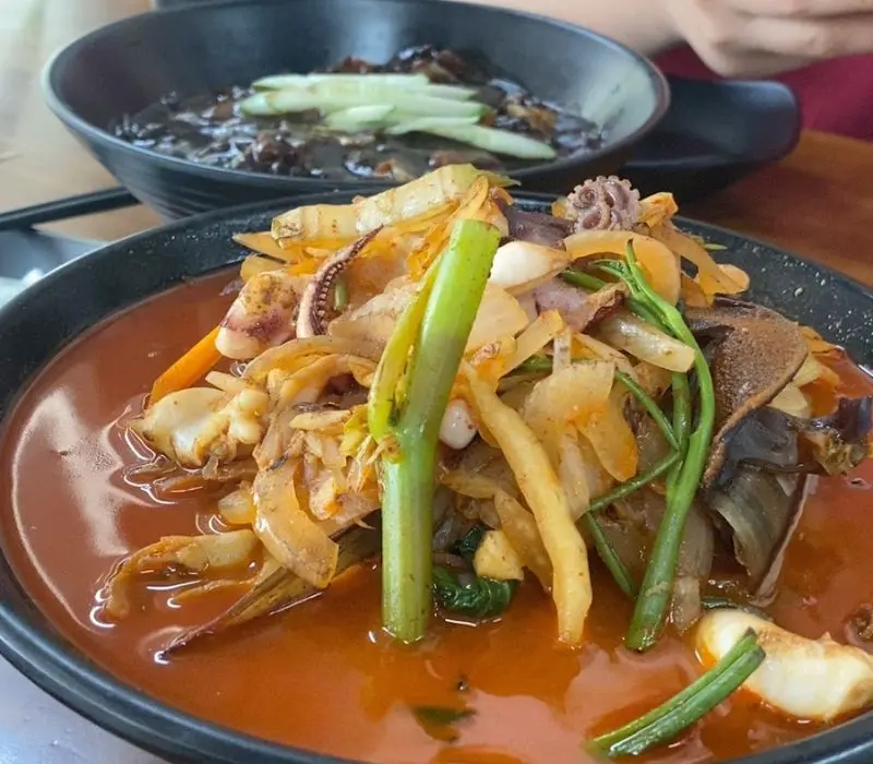Truyền Thuyết ChamPong: Trải nghiệm ẩm thực H&agrave;n Quốc chuẩn vị giữa l&ograve;ng S&agrave;i G&ograve;n 5