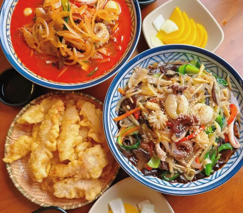 Truyền Thuyết ChamPong: Trải nghiệm ẩm thực H&agrave;n Quốc chuẩn vị giữa l&ograve;ng S&agrave;i G&ograve;n 7