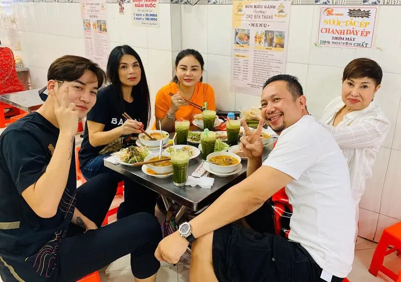 Vấn vương hương vị bún riêu Gánh chợ Bến Thành 40 năm tuổi 6