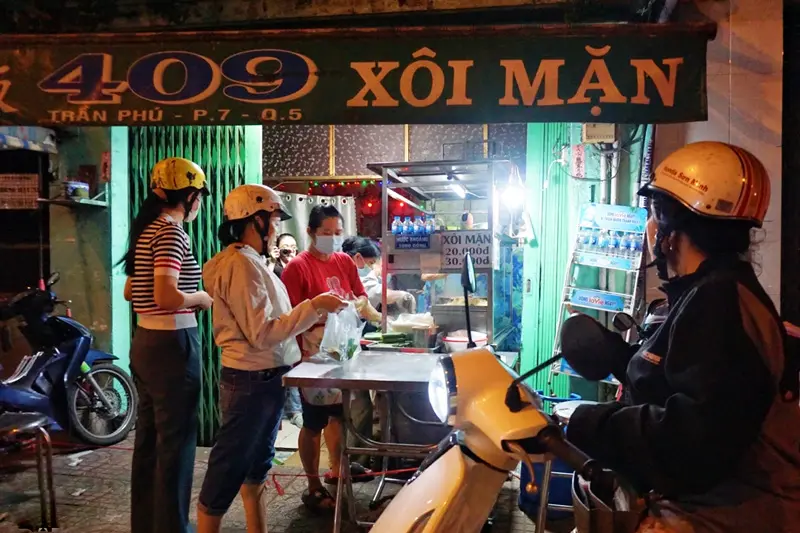 Xôi nhà xác hơn 50 năm nức tiếng Chợ Lớn, tấp nập người mua 2