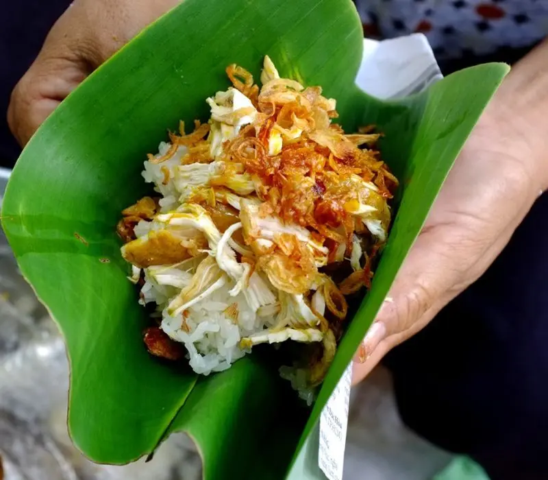 Ghé qua 10 hàng xôi đêm ngon nức tiếng tại Sài Gòn