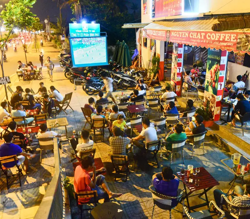 Mách bạn 8 quán nhậu bờ kè cực chill để tụ họp bạn bè