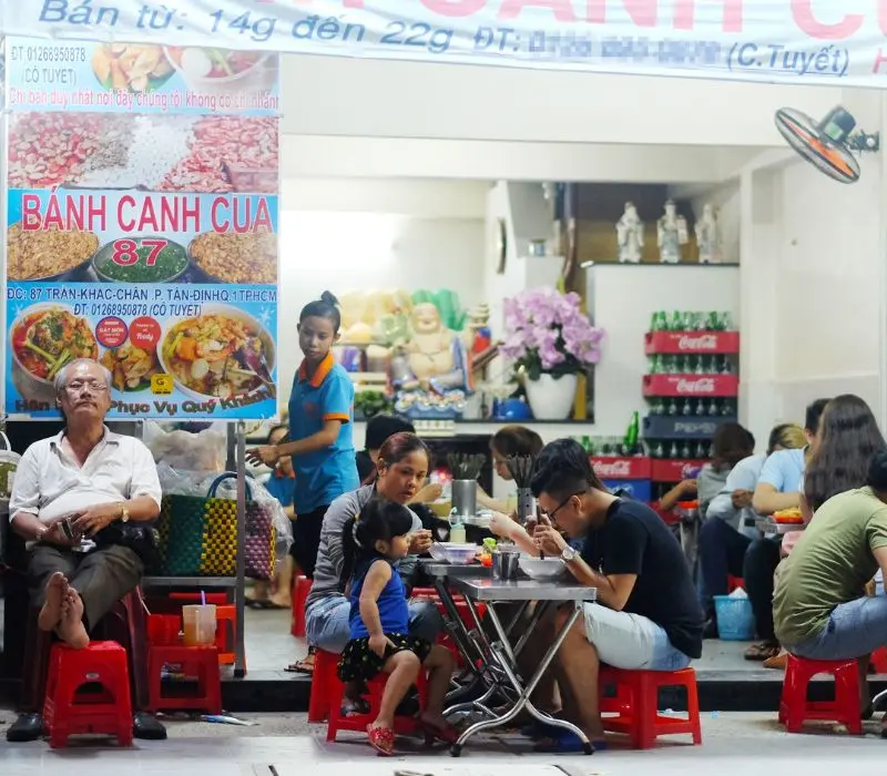Thưởng thức Bánh Canh Cua 87: Trải nghiệm đáng giá cho tín đồ ẩm thực