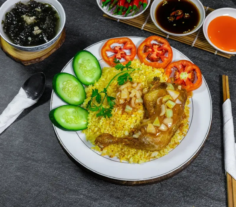 Top 15 quán cơm gà xối mỡ ngon trứ danh tại Sài Gòn