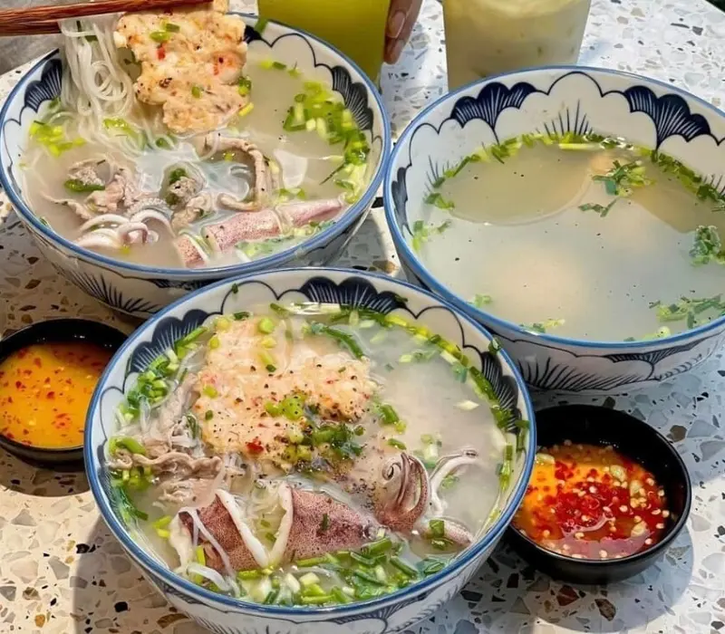 Top 8 quán bún quậy thơm ngon chuẩn vị Phú Quốc tại Sài Gòn