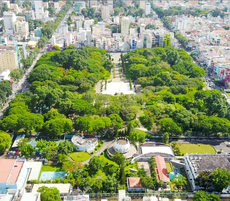 Công viên Lê Văn Tám: Điểm dạo chơi hóng mát lý tưởng giữa Sài Gòn