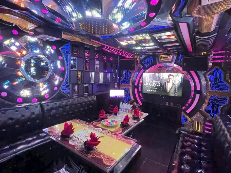 9 qu&aacute;n karaoke H&oacute;c M&ocirc;n c&oacute; d&agrave;n &acirc;m thanh xịn v&agrave; kh&ocirc;ng gian đẹp 2