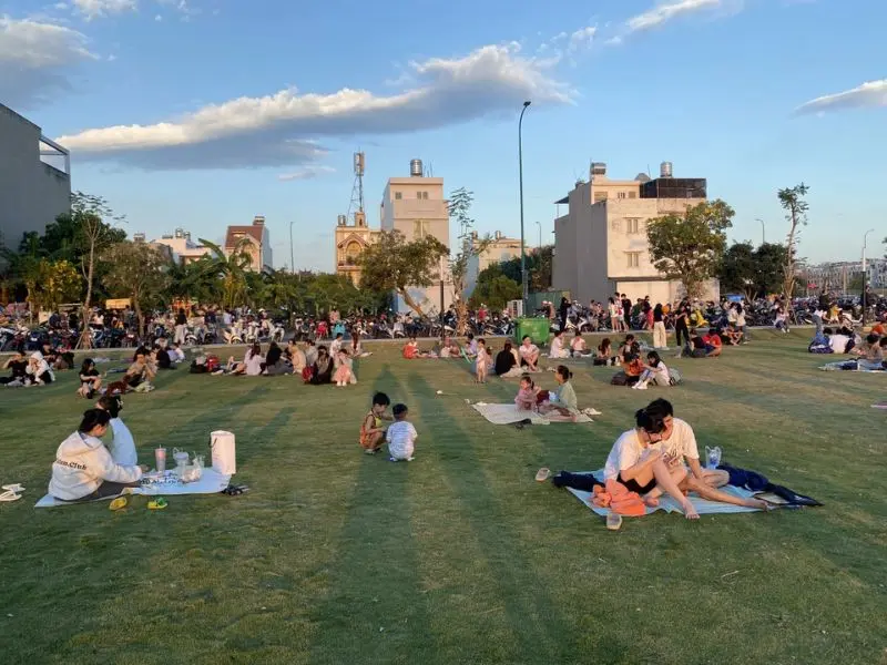B&atilde;i thả diều City Park, tận hưởng những chiều lộng gi&oacute; tại Tp. Thủ Đức 11