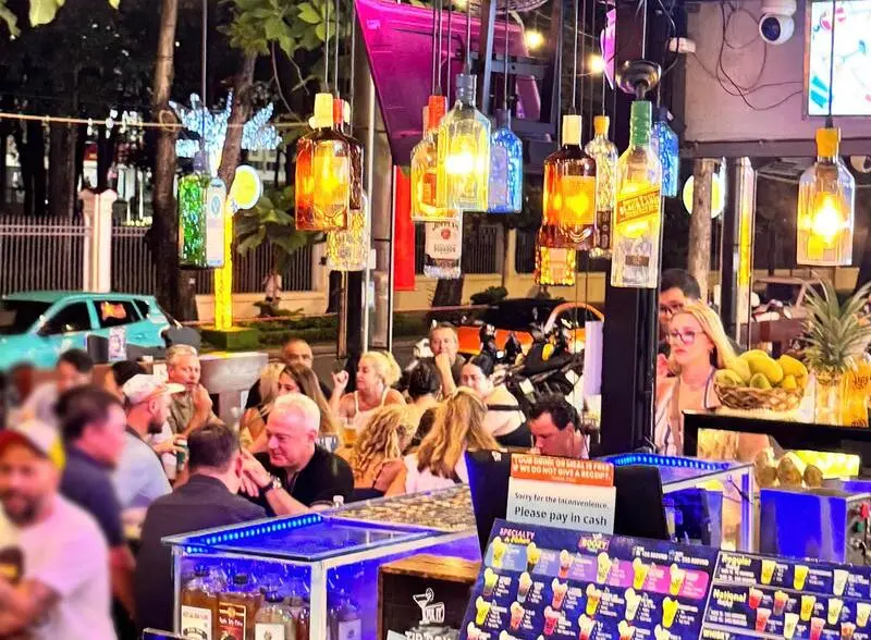 Bến Th&agrave;nh Street Food Market: Trải nghiệm ẩm thực đường phố S&agrave;i G&ograve;n 8