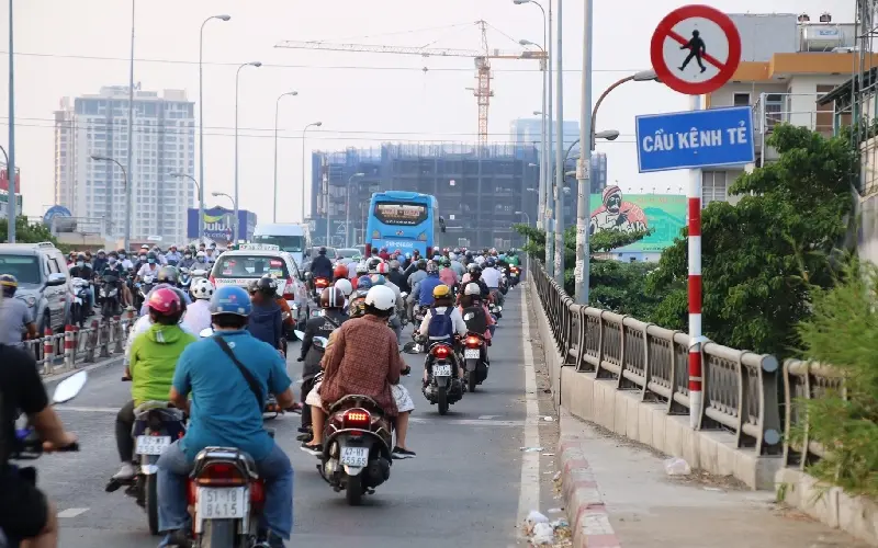 Cầu K&ecirc;nh Tẻ: Tuyến giao th&ocirc;ng huyết mạch của S&agrave;i G&ograve;n 5