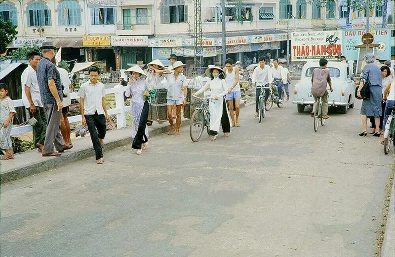 Cầu &Ocirc;ng L&atilde;nh: Dấu ấn lịch sử v&agrave; nhịp sống thương hồ S&agrave;i G&ograve;n 7